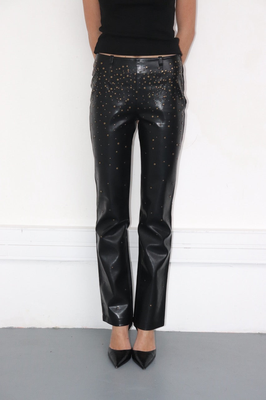 Pantalon noir clouté