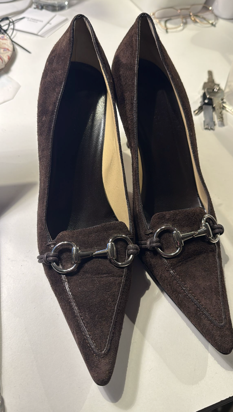 Talons daim marron Prada