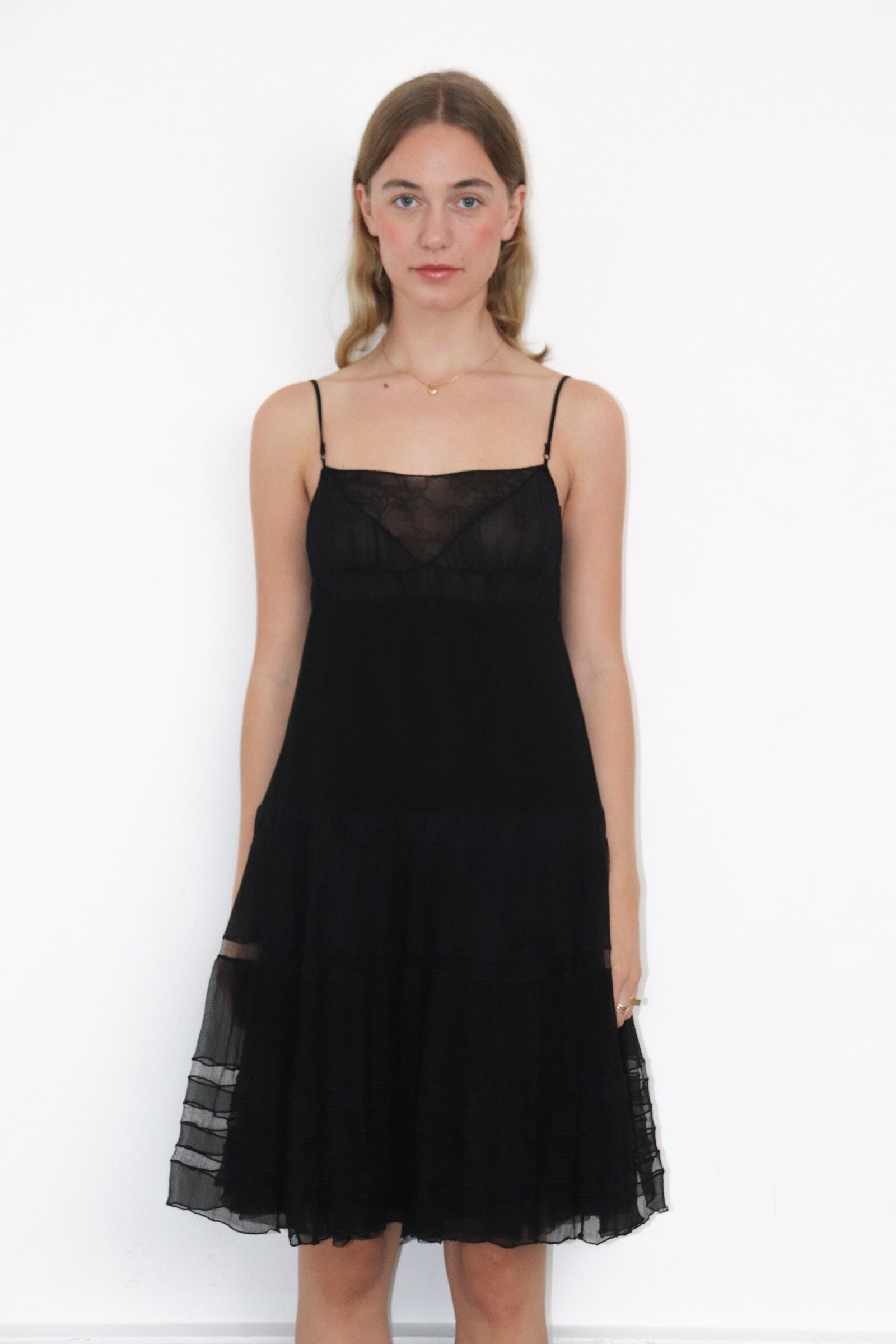 Robe noire Anna Molinari