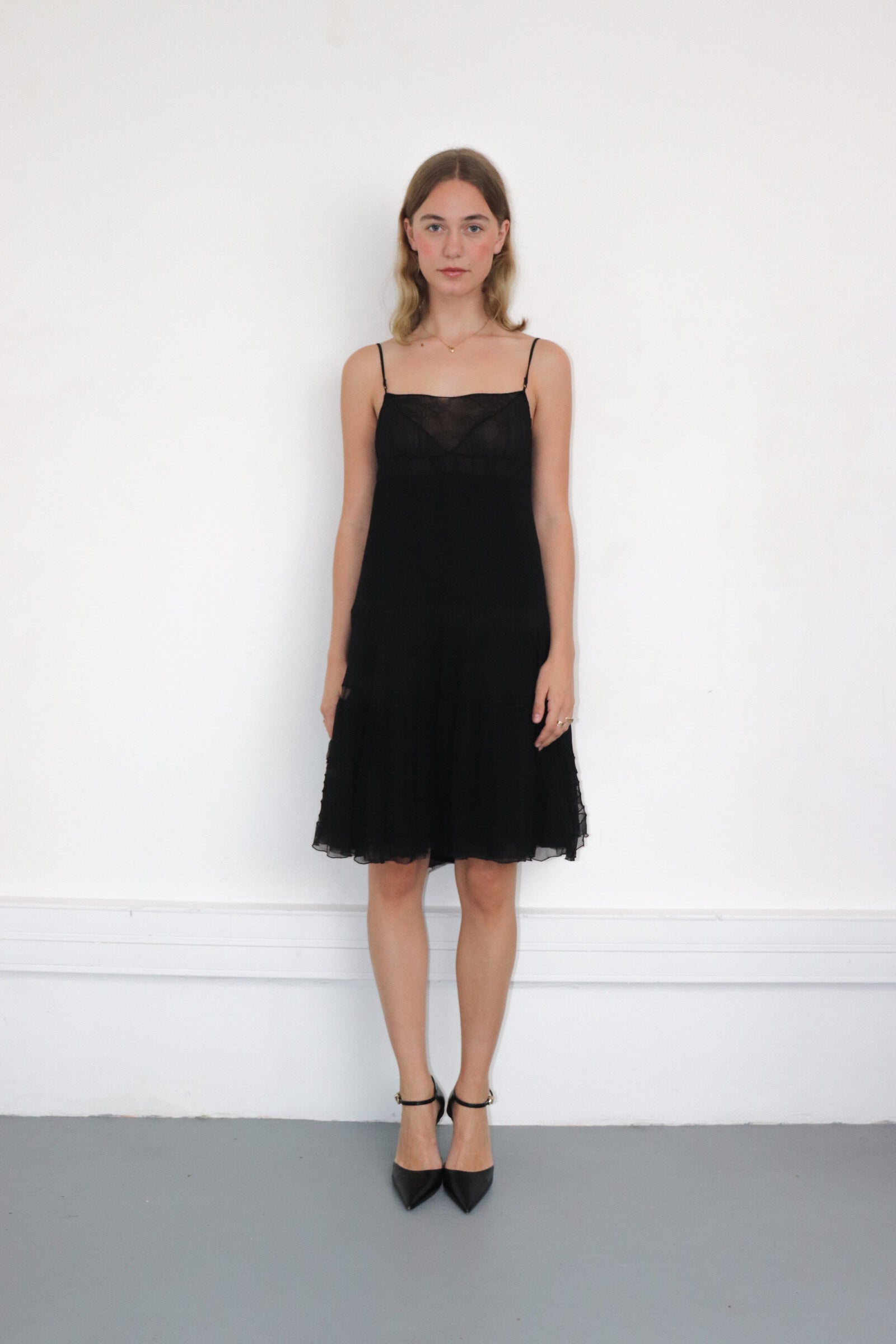 Robe noire Anna Molinari