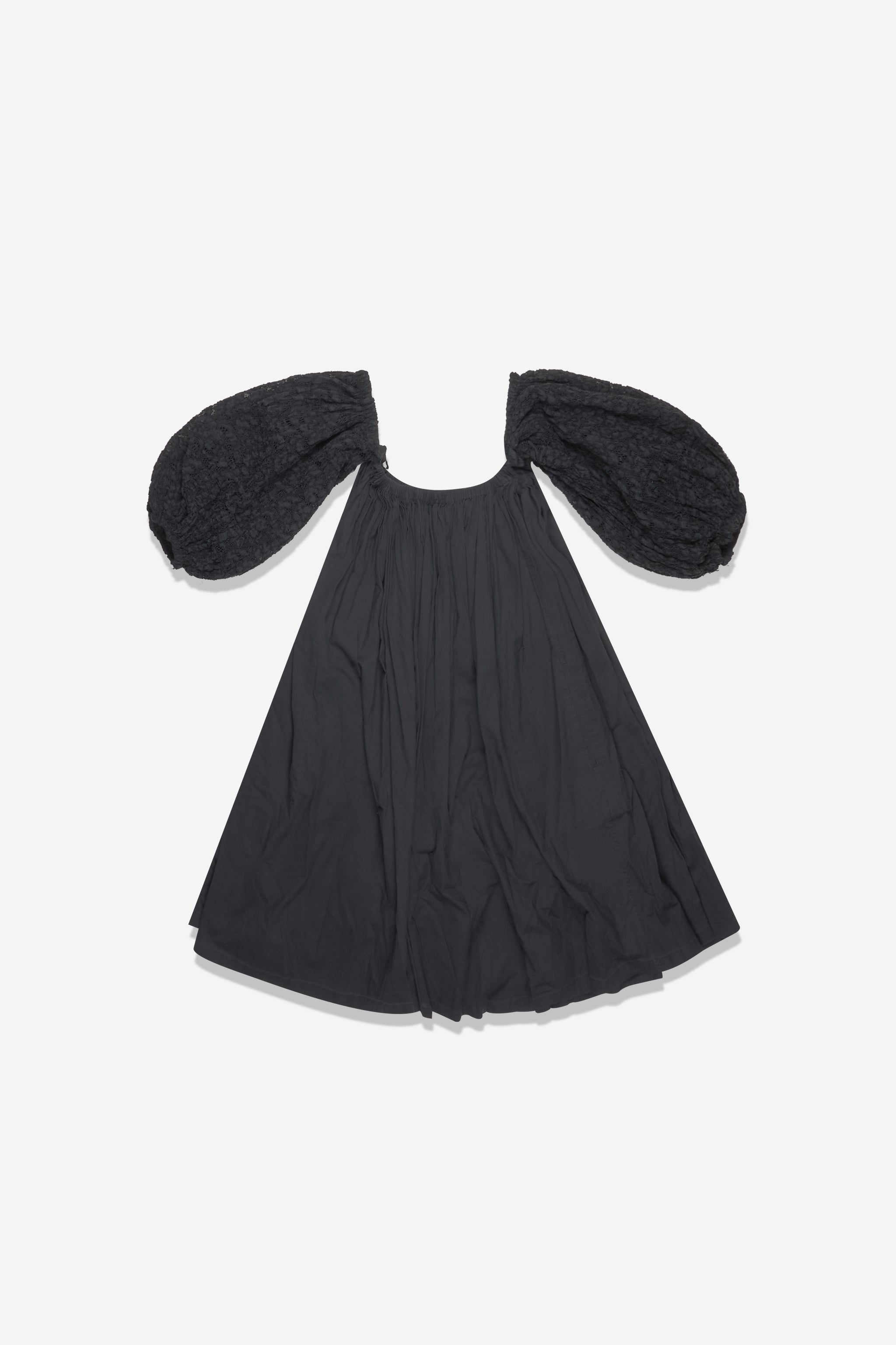 Robe noir manches bouffantes