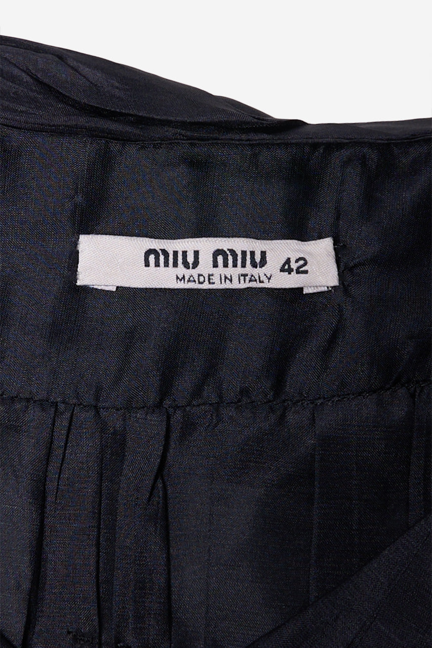 Robe noire plissée