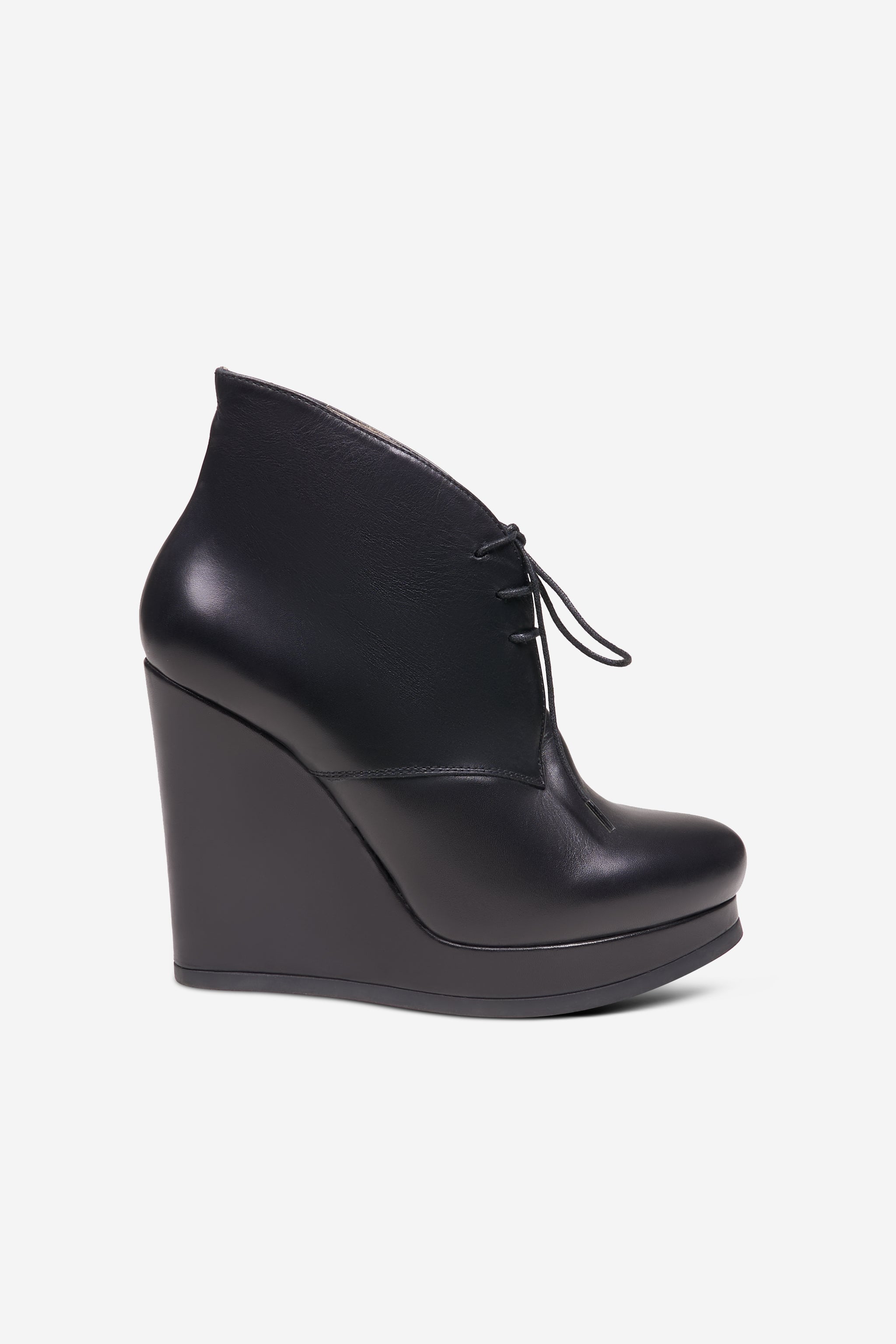 Black wedge heel shoes